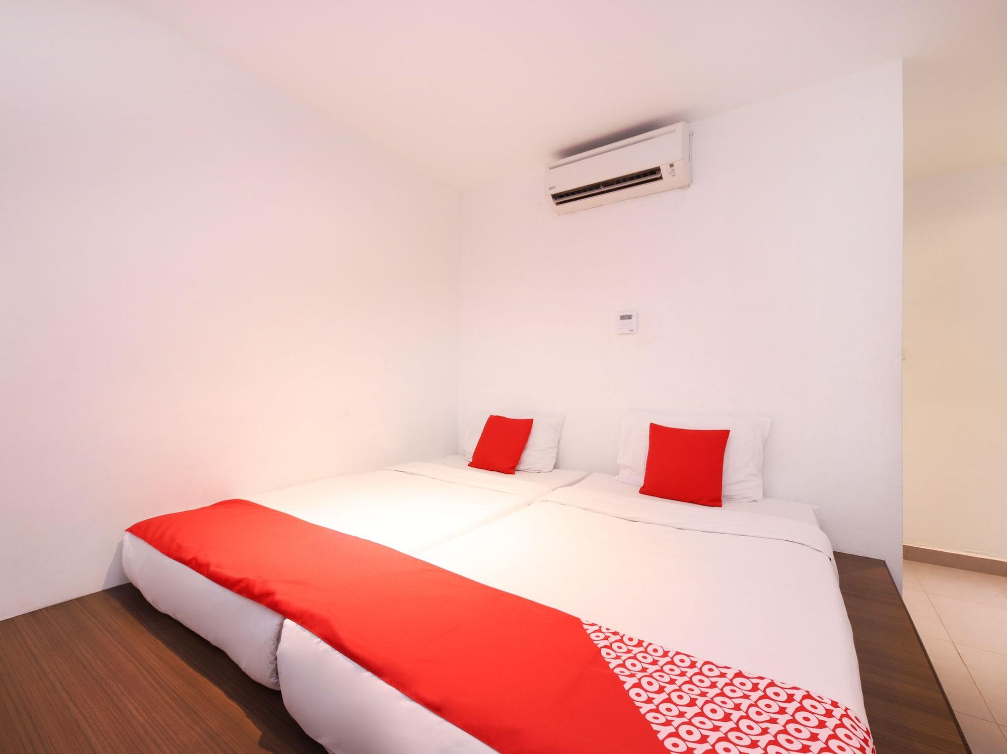 Super Oyo 246 Link Hotel