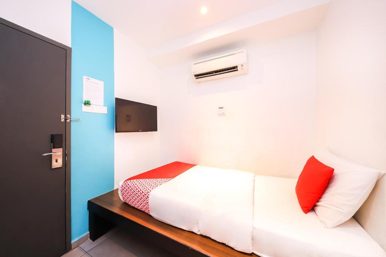 Super Oyo 246 Link Hotel