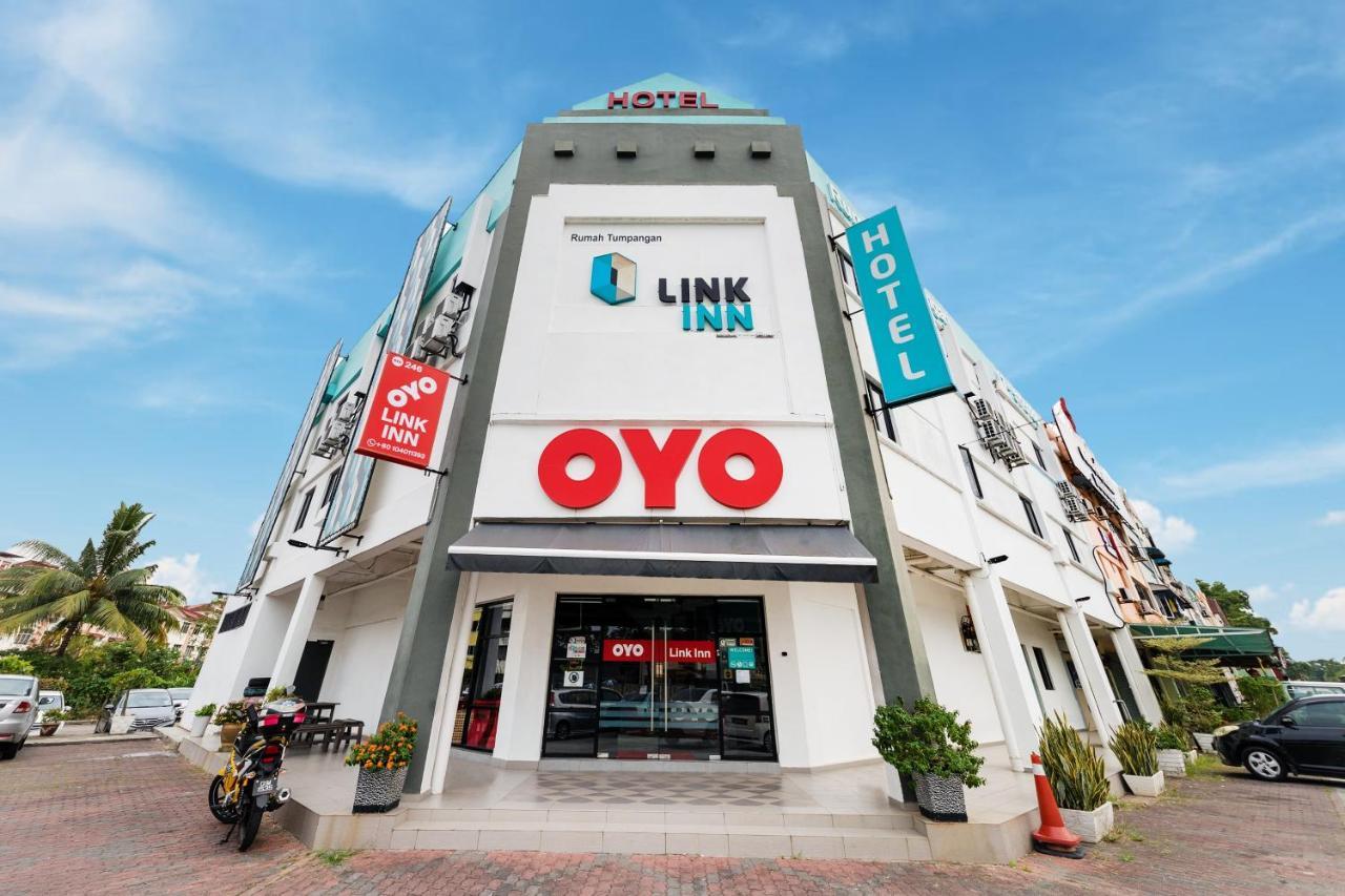 Super Oyo 246 Link Hotel