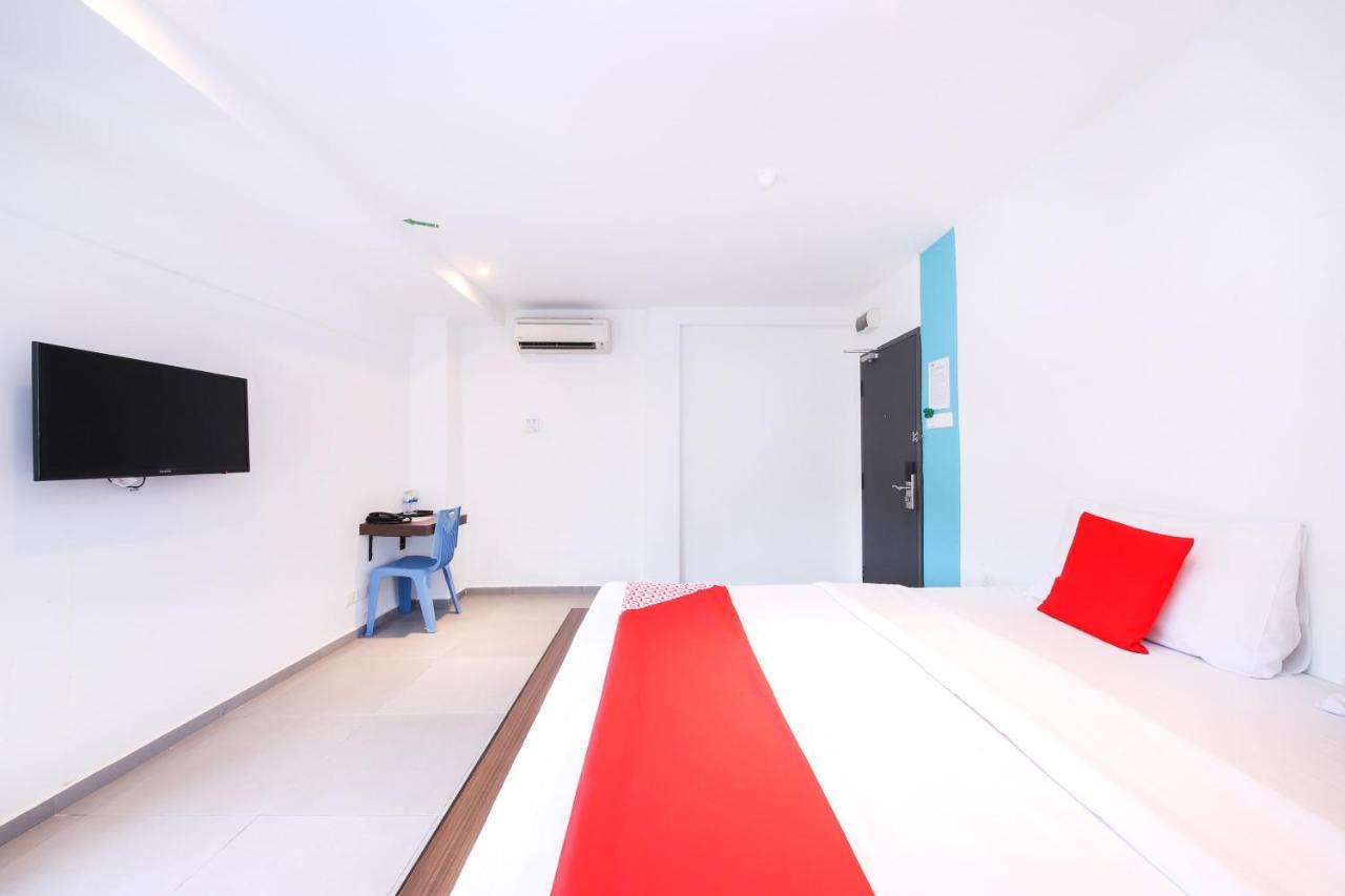Super Oyo 246 Link Hotel 2*