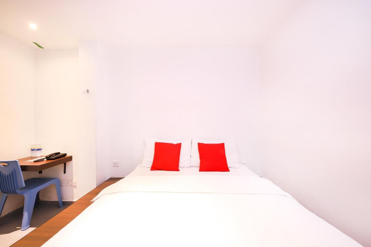 Super Oyo 246 Link Hotel 2*