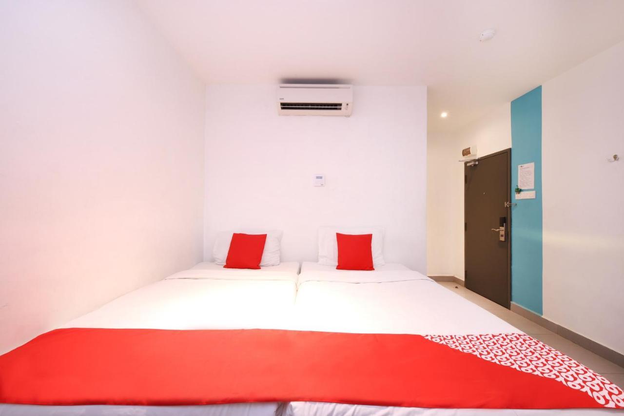 Super Oyo 246 Link Hotel 2*