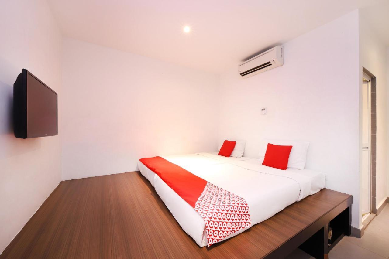 Super Oyo 246 Link Hotel 2*