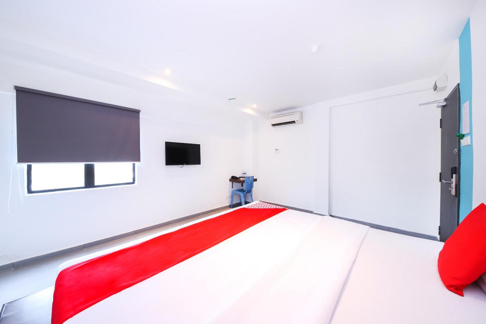 Super Oyo 246 Link Hotel 2*