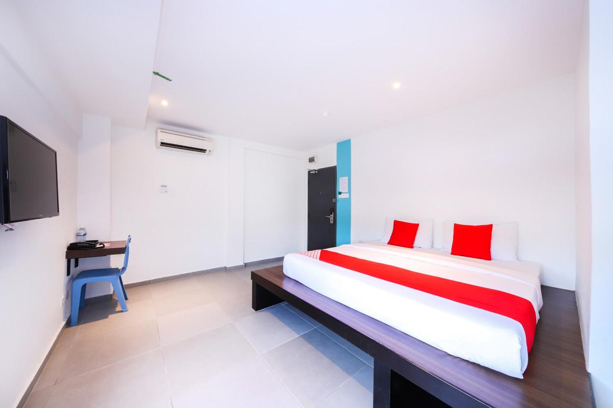 Super Oyo 246 Link Hotel 2*