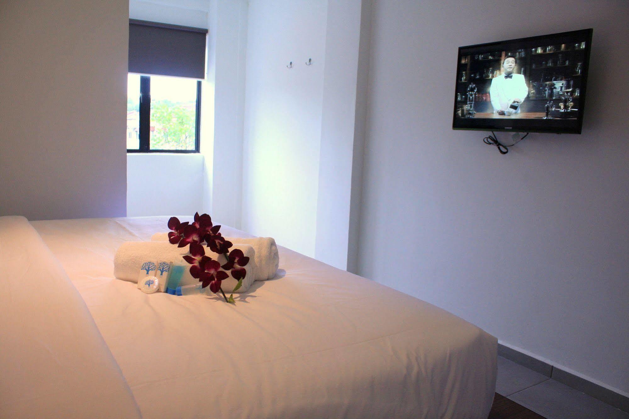 Super Oyo 246 Link Hotel 2*