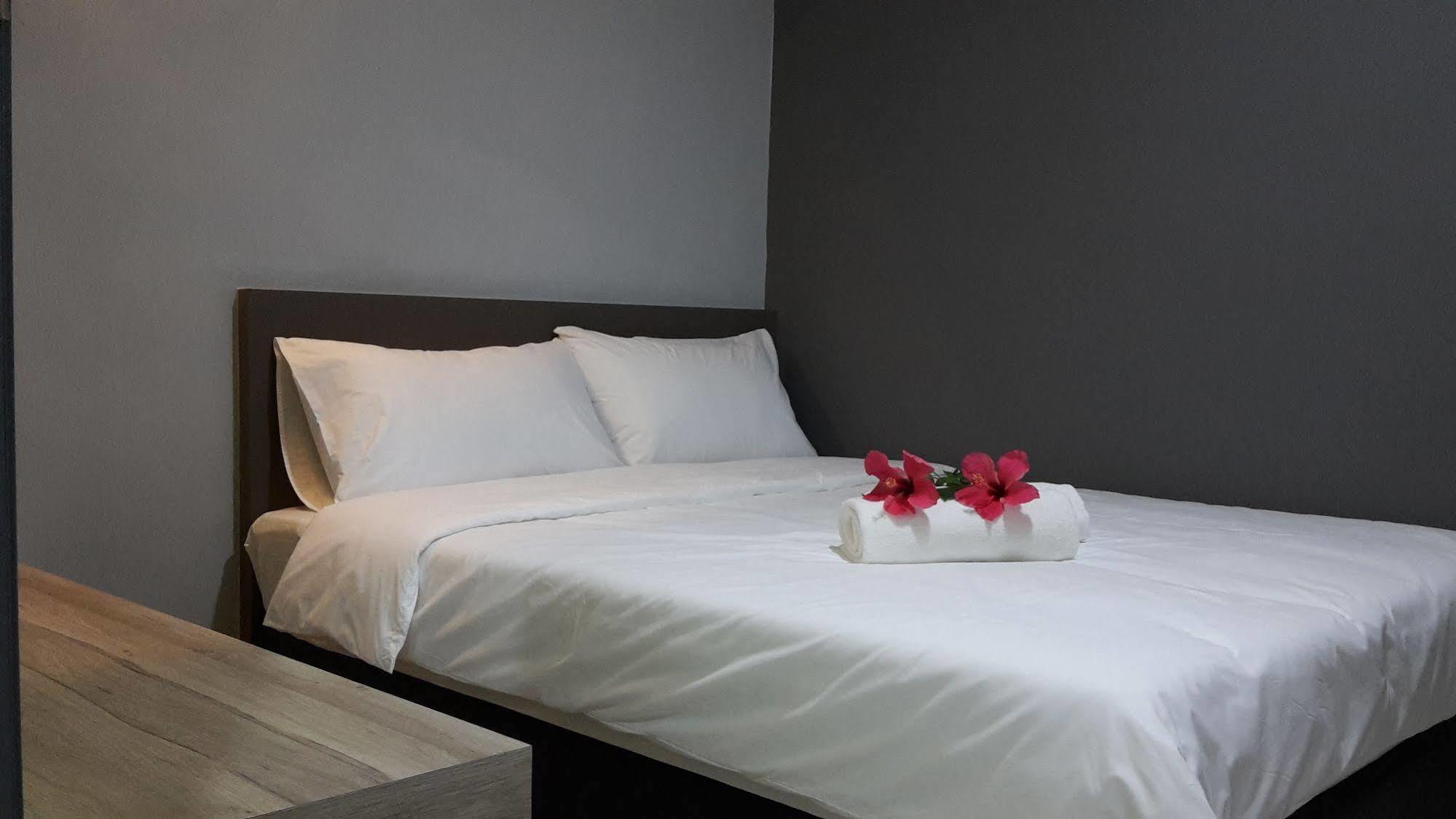 Super Oyo 246 Link Hotel 2*