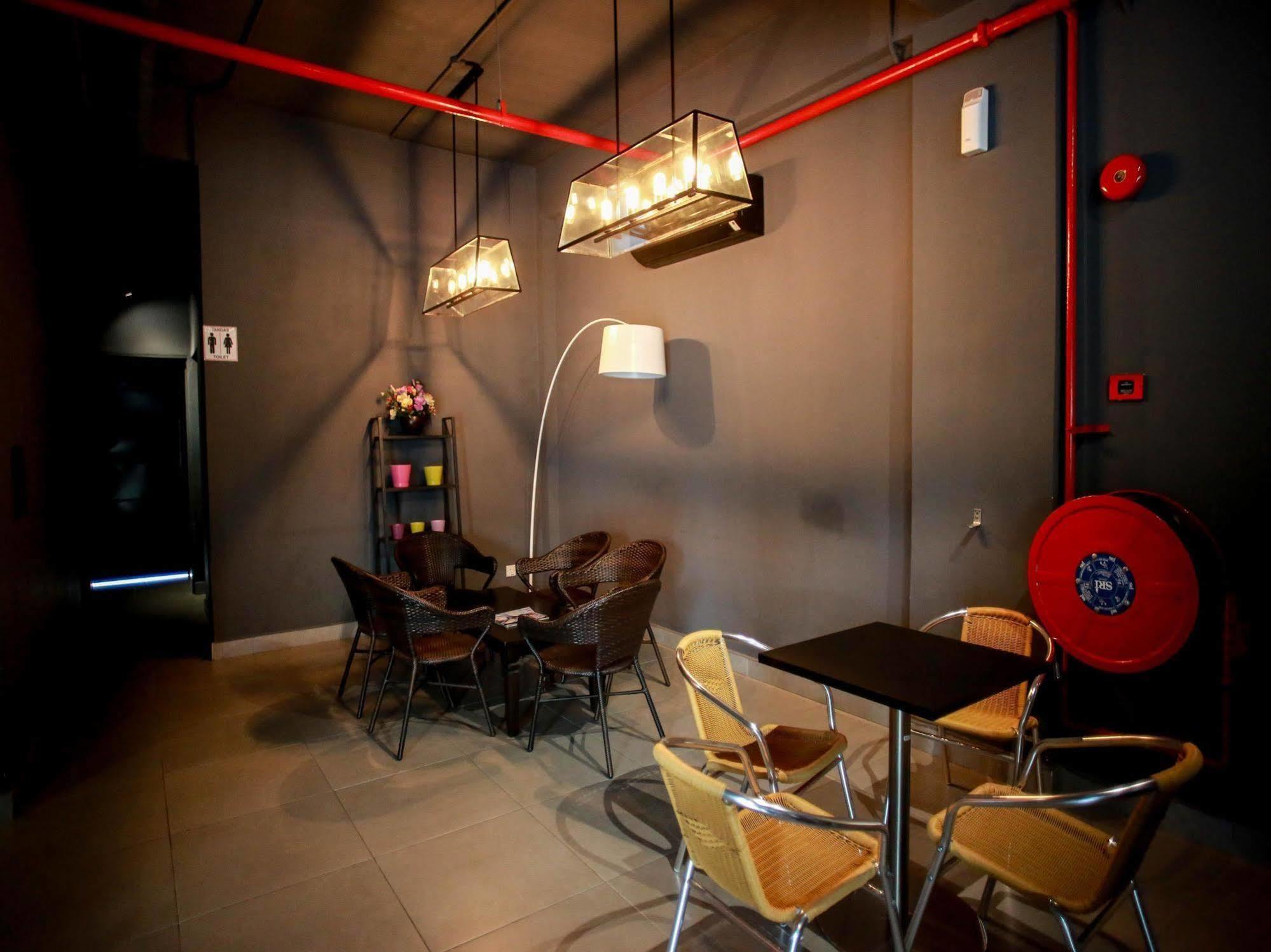 Hotel Super Oyo 246 Link